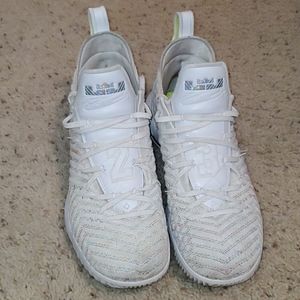 Lebron 16